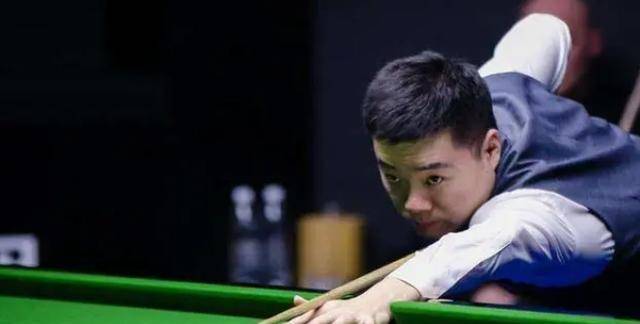 员会主席贝 员会主席贝